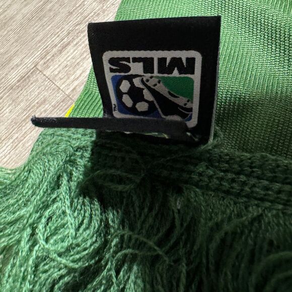 Portland Timbers Scarf Adidas Portland TIME Oregon PNW MLS Soccer Green Yellow - Picture 3 of 4
